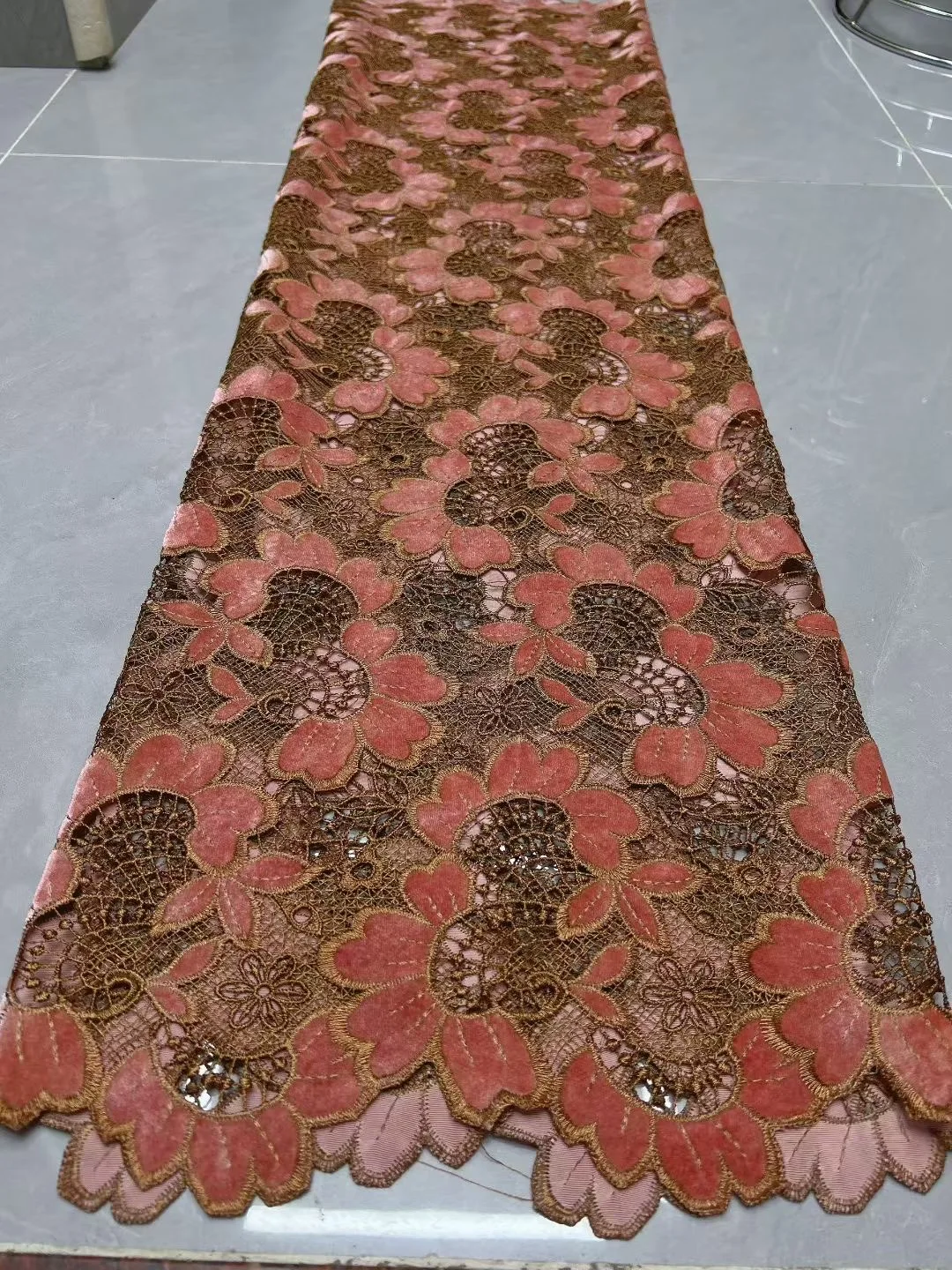 Tissu africain en dentelle à pampilles en velours, avec broderie complexe découpée au Laser, tenue traditionnelle nigériane, modèles de rideaux 2025