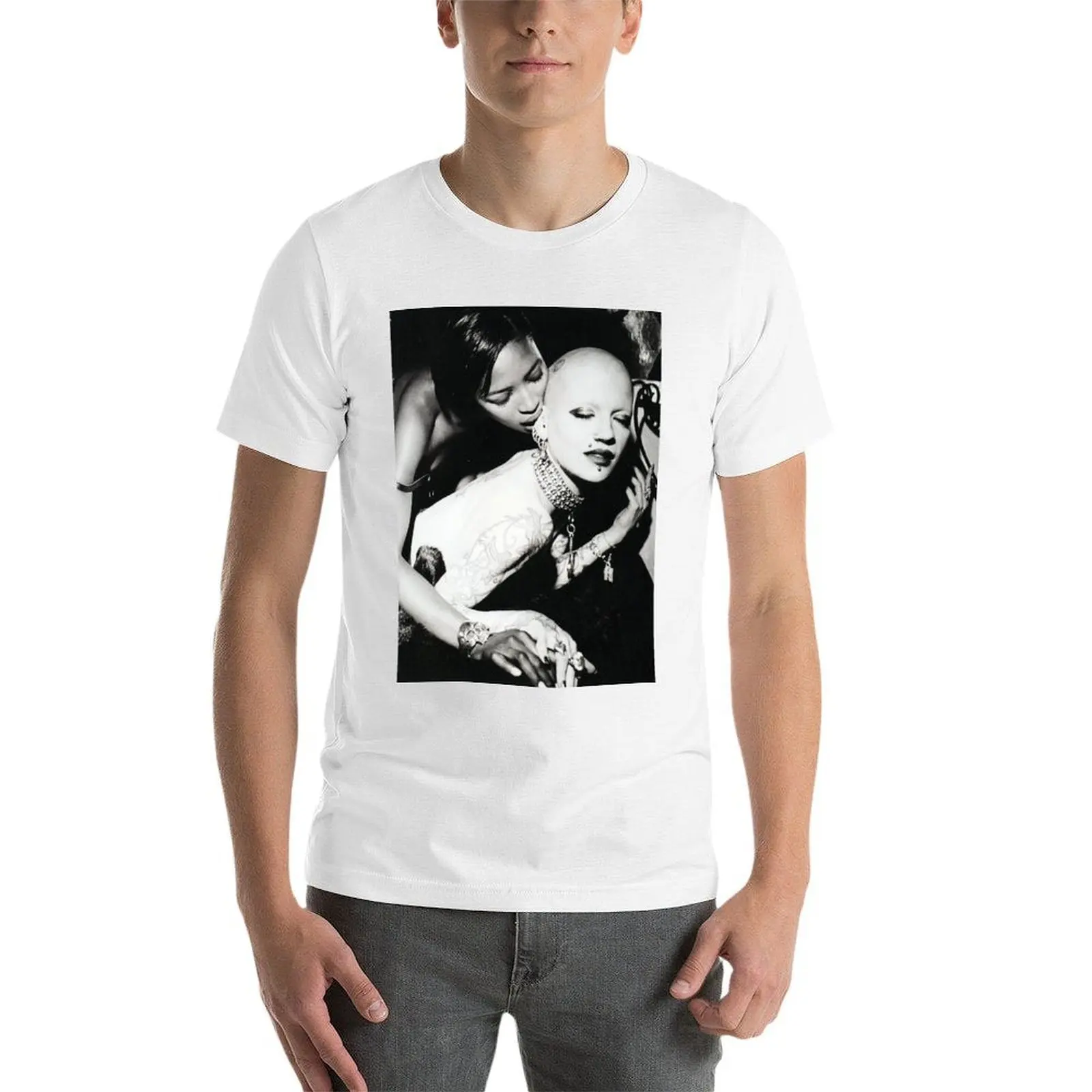 Naomi Campbell and Polly Fey، لمجلة i-D تي شيرت تي شيرت رجل فاخر تي شيرت للرجل جرافيك تي شيرتات عجيبة