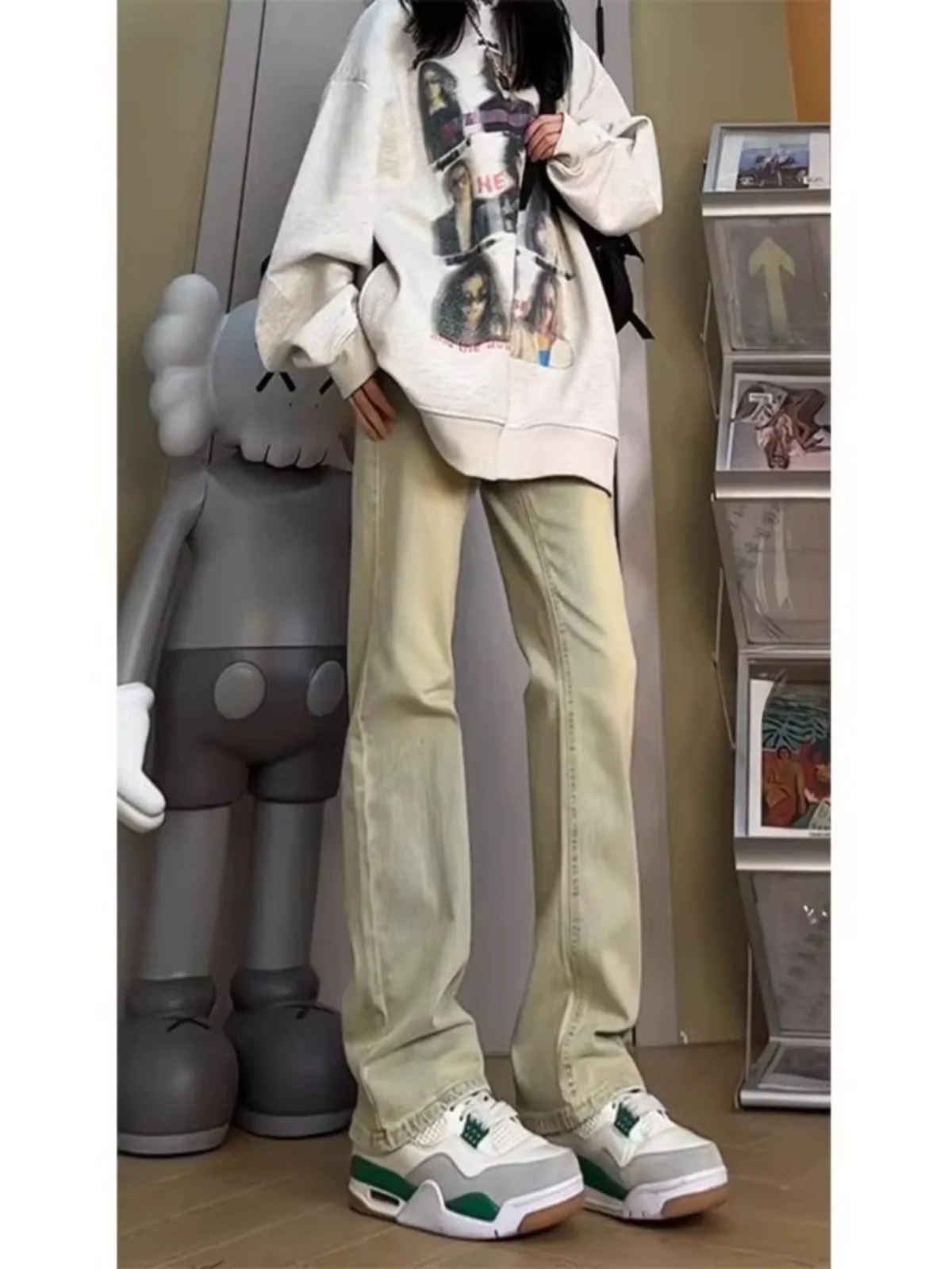 

Мужские джинсы в американском ретро-стиле, прямого кроя, с эффектом потертости, окрашенные в цвет грязи, слегка расклешенные, повседневные, молодежные, популярные