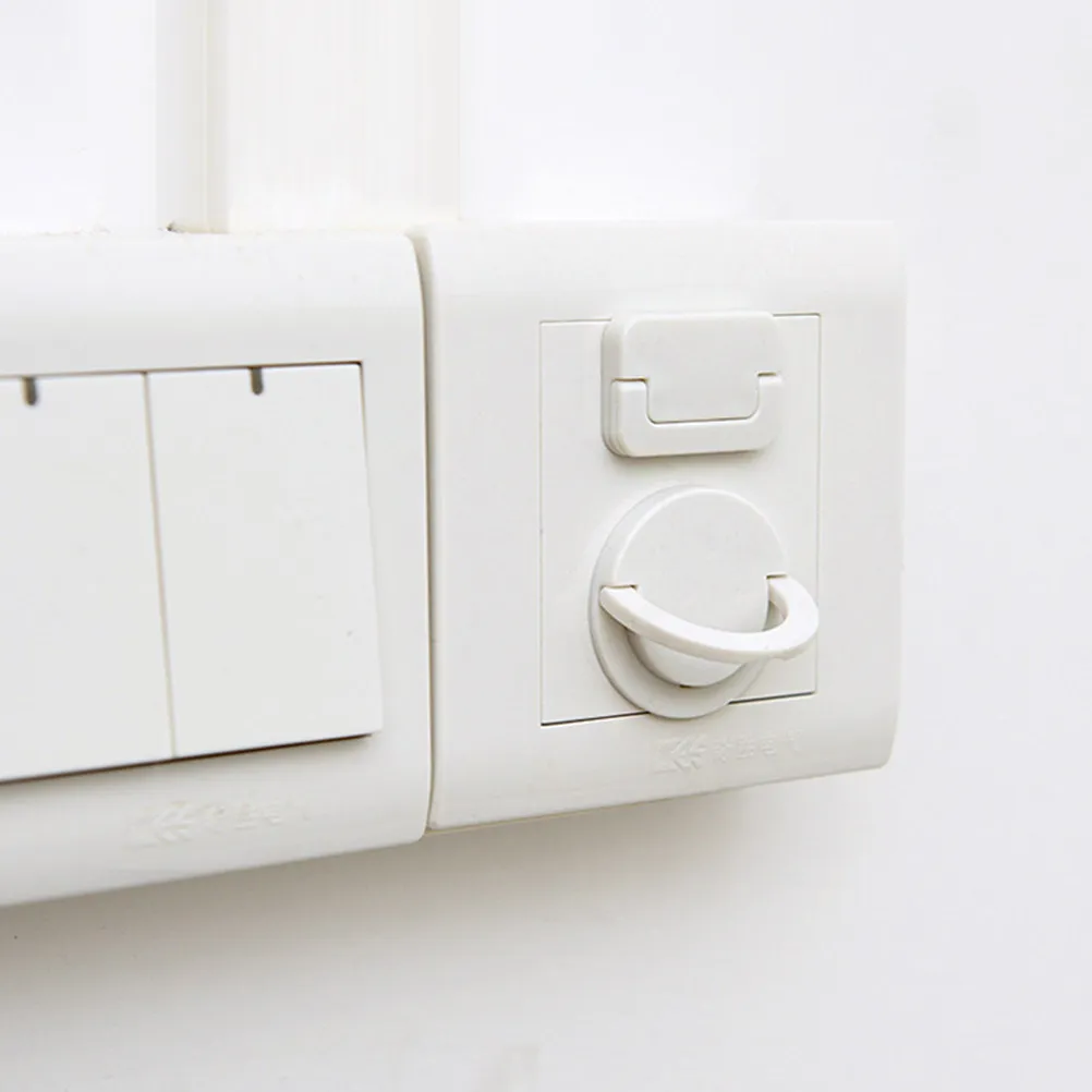 

Набор из 24 защитных заглушек для розеток, безопасные заглушки для детей, электрическая изоляция, защита от поражения током, гладкая поверхность, без острых краев, прочные.