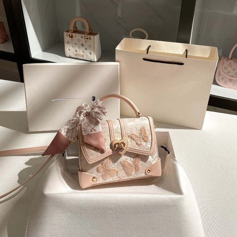 Embroidered Butterfly Handbag French Style Small Square Purse Vintage Chic Elegant карабин