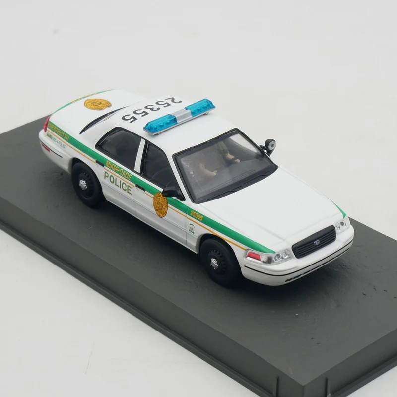 

Литой под давлением IXO масштаб 1:43, Ford Crown Victoria 007, модель автомобиля из сплава, Коллекционная игрушка, подарок, сувенир, украшение для дисплея