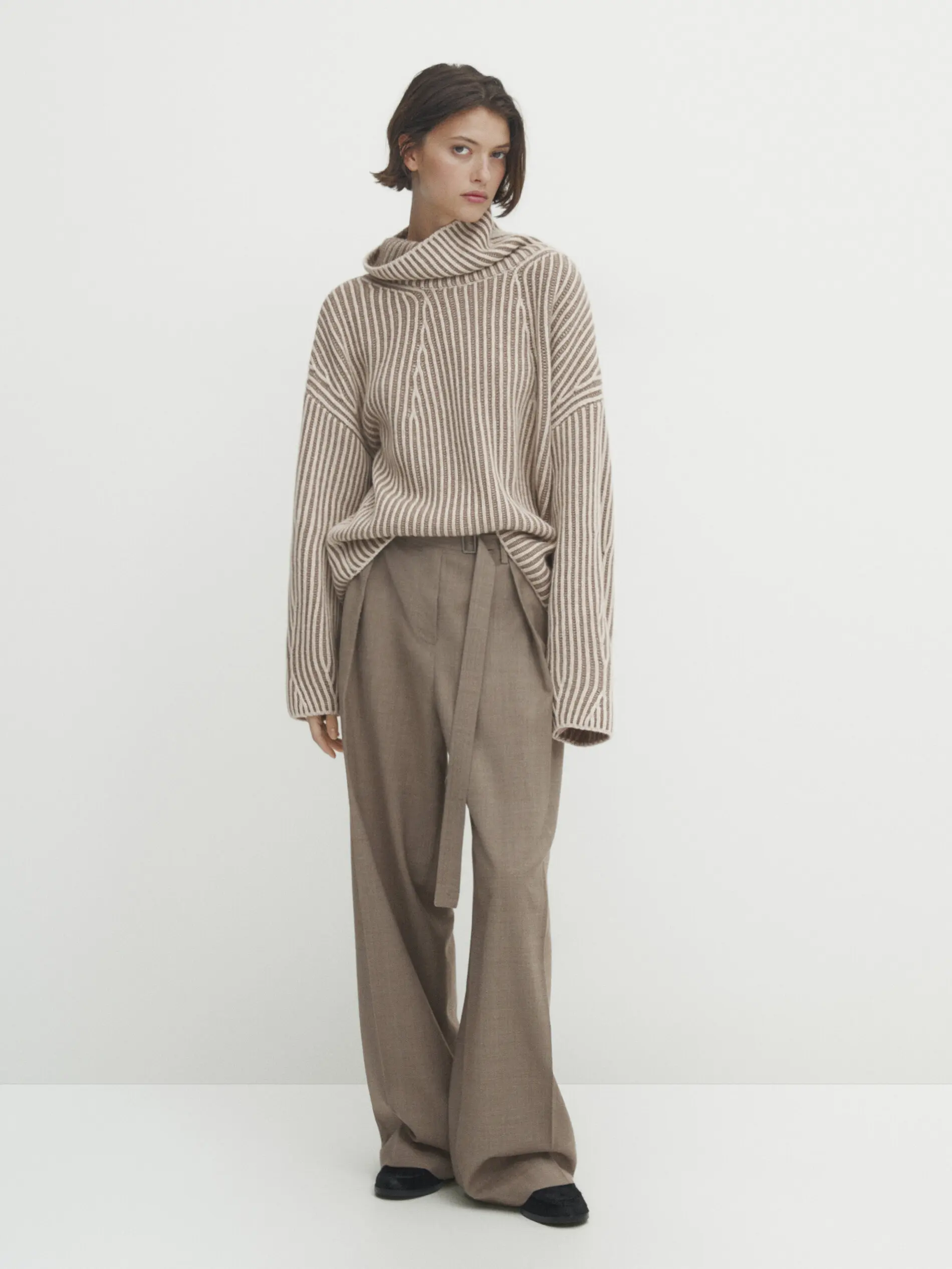 Ethereal Traf Md 2026 YAZHIMEI autumn new style of Women's casual fashion color line design sense high neck short version knit