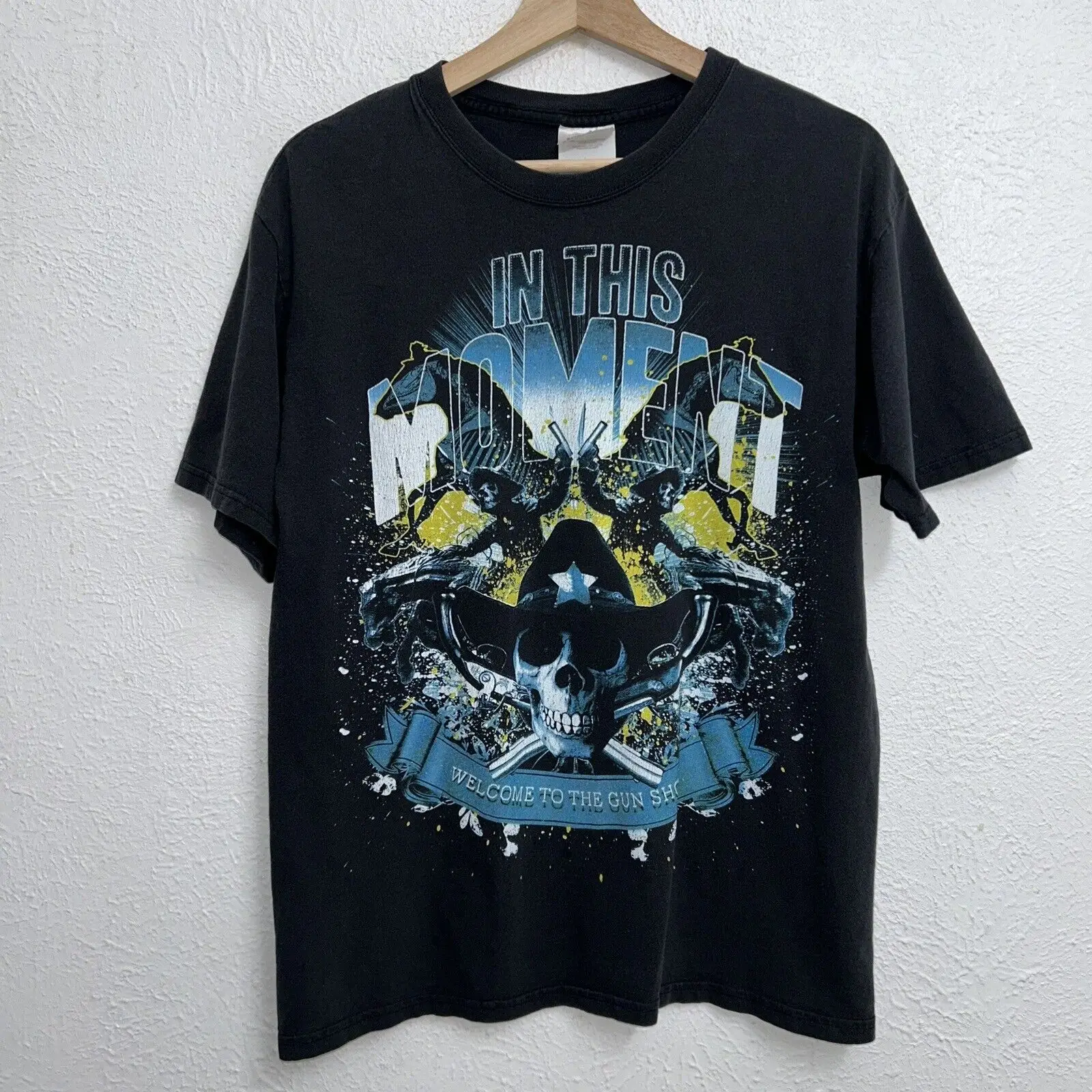 고민 지금 총 쇼에 오신 것을 환영합니다 블랙 티셔츠, 중간 사이즈 