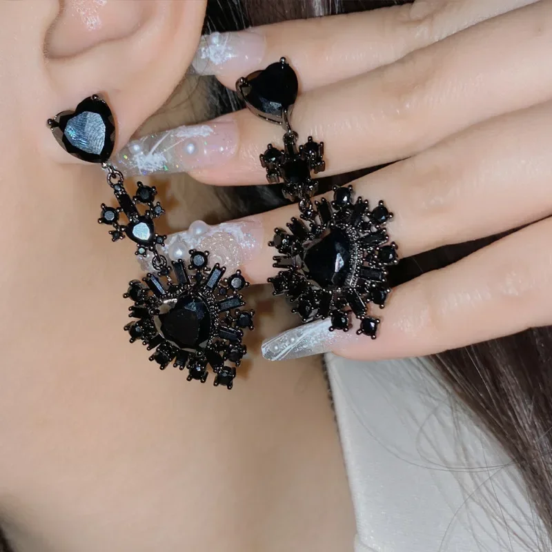 MDLFES مويسان الماس نمط لوليتا القلب استرخى الذهب الأسود مطلي مايكرو زركونيا الماس سبج القلب وأقراط