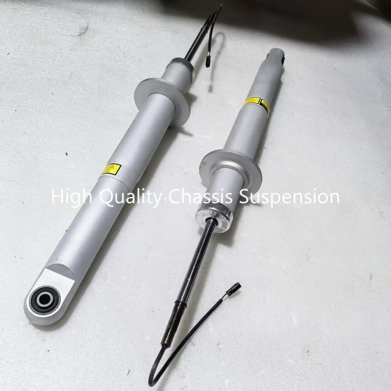 High Quality 2PCS Front or 2PCS Rear Shock Absorbers with Skyhook For Maserati Quattroporte M139 2004-