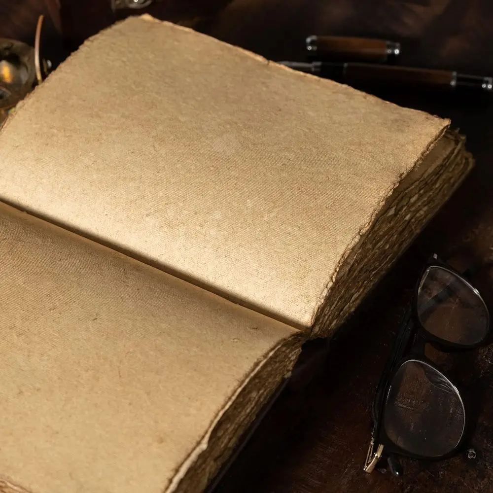 革装丁のヴィンテージ日記（デッケルエッジページ付き）：女性の旅行や日常の記録用ジャーナル