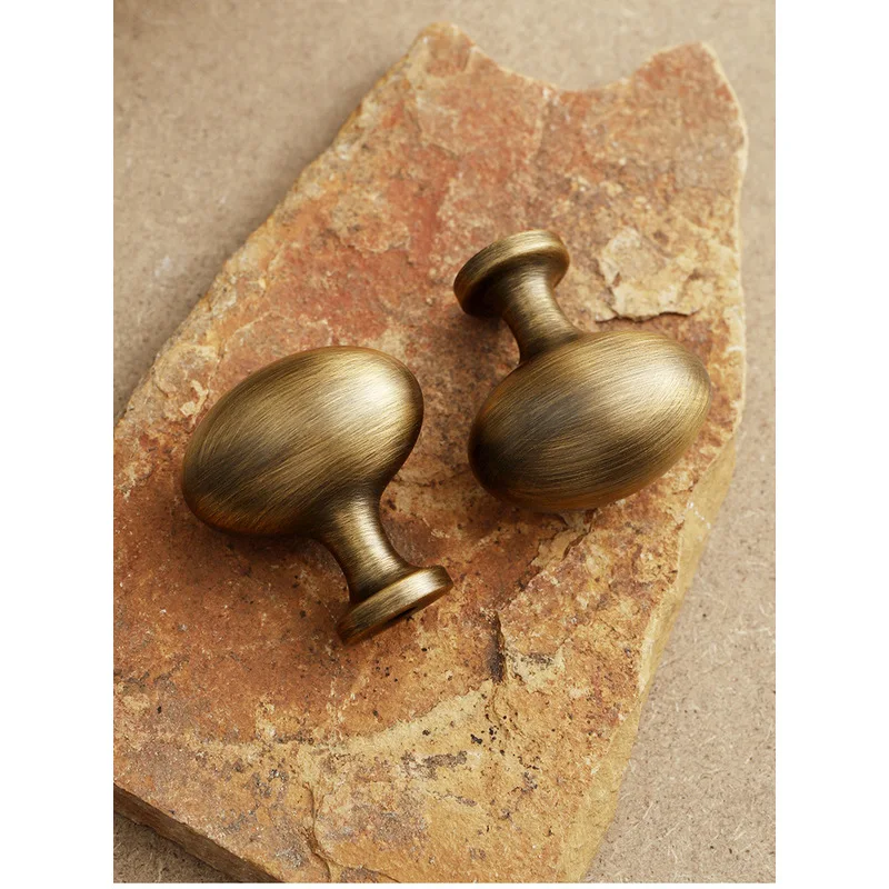 Pigeon egg bronze-colored brass handle drawer pull, French vintage light luxury cabinet door handle