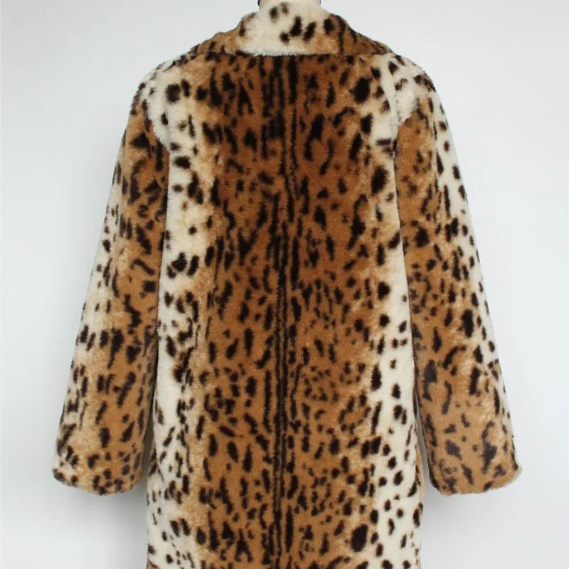 سترات شتوية سميكة ودافئة لعام 2025 معاطف طويلة من الفرو معاطف طويلة منفوشة ملابس خارجية سترات نسائية فضفاضة من الفرو الصناعي على شكل الفهد