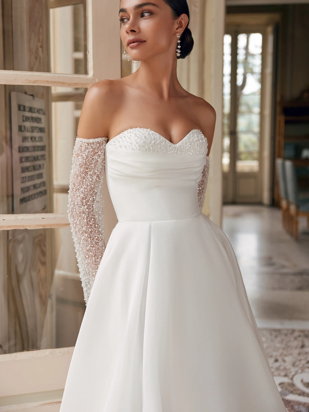 معقدة اللؤلؤ الحبيب الرقبة فستان الزفاف الأميرة خارج على الكتف مخصص ثوب الزفاف رشيقة بريق ملابس نسائية