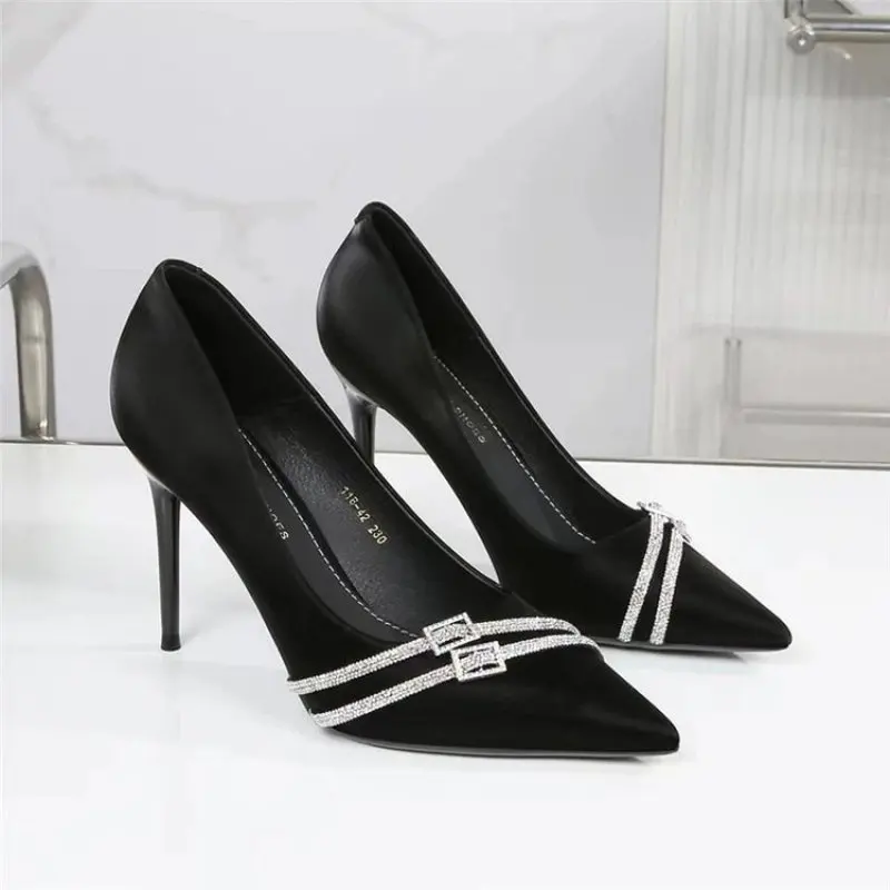 

Stiletto High Heels Female Pointy Autumn New Fashion Everything Diamond Shallow Mouth Single Shoes British style Plus Size 41 42