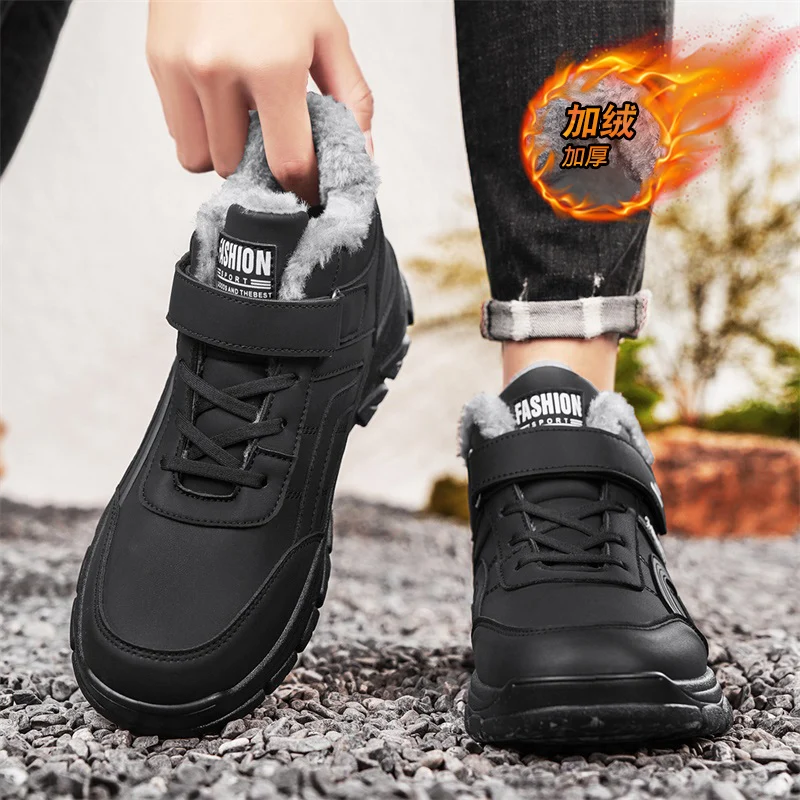 أحذية الثلوج الرجالية الشتوية 2025، مبطنة بالفرو الصناعي، سميكة ودافئة، تصميم من قطعة واحدة، غير قابلة للانزلاق، متينة، مقاس كبير، سريعة الجفاف، مناسبة