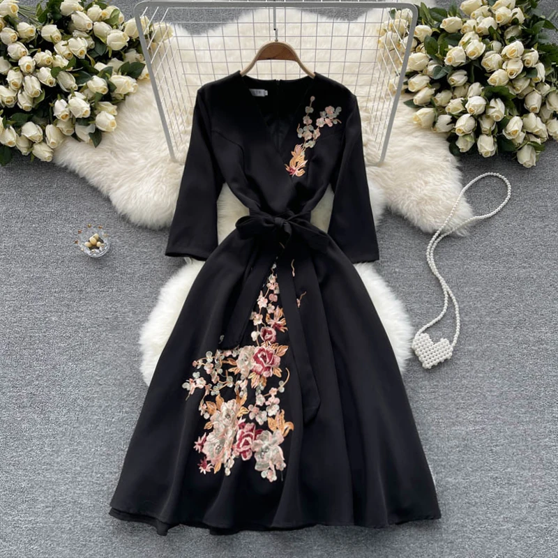 European and American Style  Clothing New Graceful Collar  Evening Dress Long Sleeve Elegant French Niche Embroidery Flower