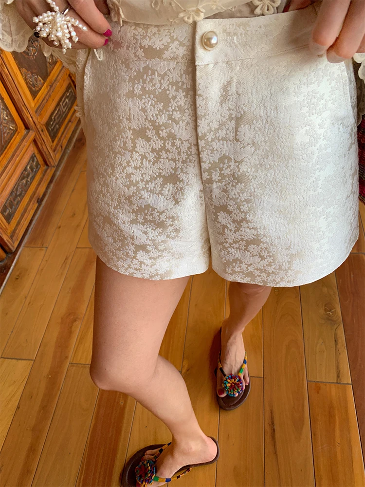 

Женские прямые брюки-шорты с вышивкой, лето 2026, новая модель, белые, маленький размер, повседневные, удобные, дышащие