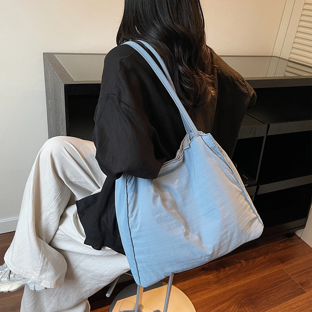 กระเป๋าจีบขั้นสูงสำหรับผู้หญิง ทันสมัย ​​น้ำหนักเบา อเนกประสงค์ กระเป๋าสะพายไหล่เดี่ยวความจุขนาดใหญ่สำหรับเดินทาง