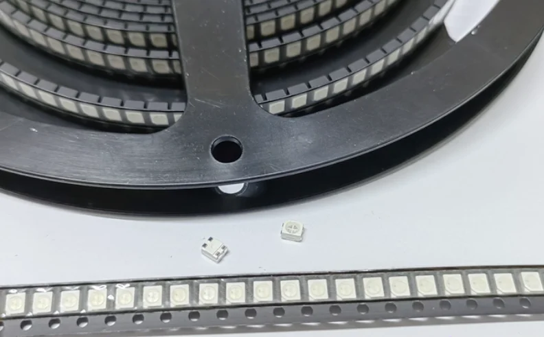 2000 قطعة 3528 SMD LED أحمر أخضر أزرق 3 ألوان ل 1 RGB LED مصباح انبعاث ديود رقاقة واضح ضوء Brigh 1210 3.5 مللي متر * 2.8 مللي متر