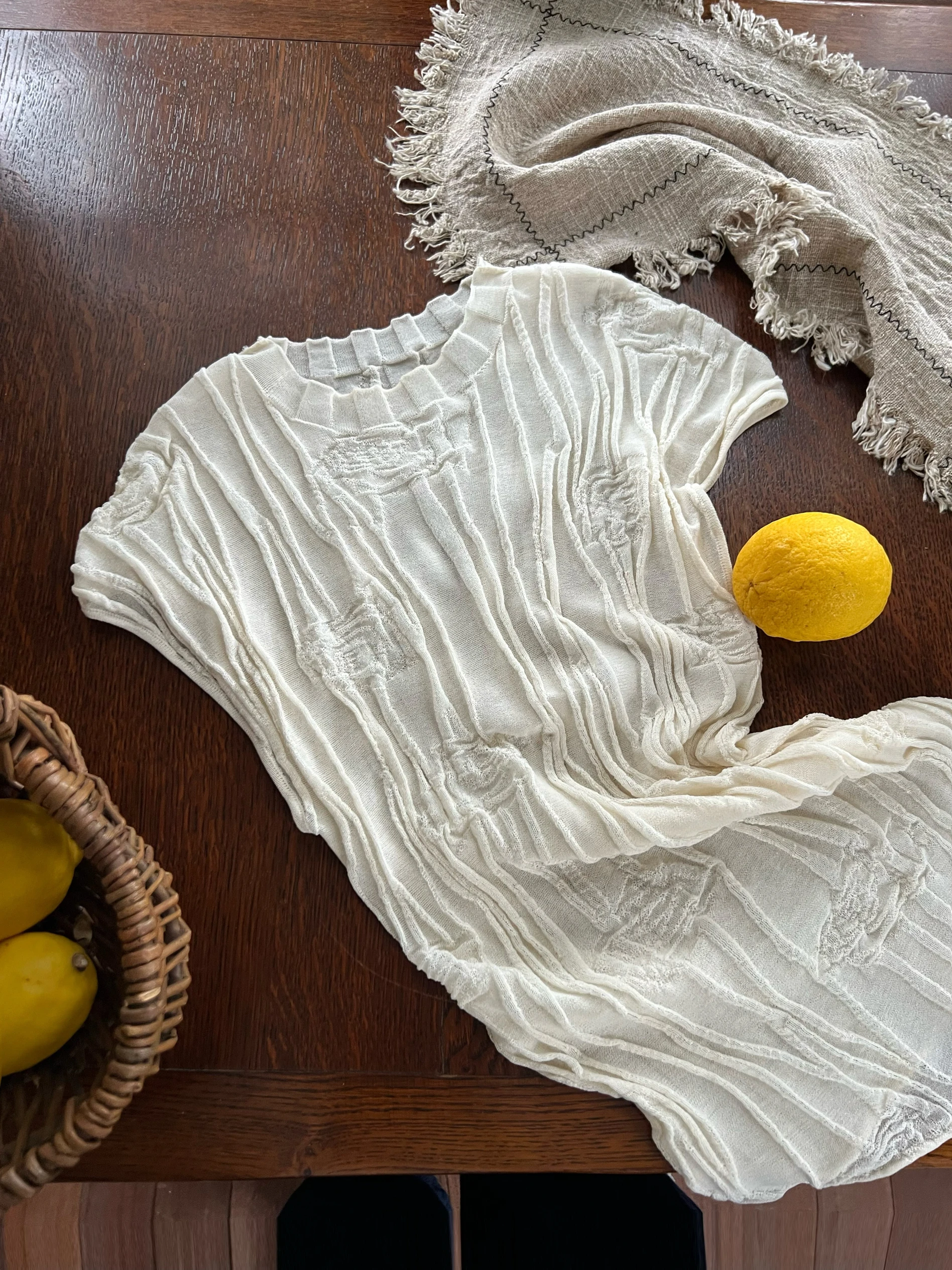 

Artistic Knitted 3D Folded Rose Top Loose Fit round Ne ort Sve Women's Summer Faion Casual Color T-irt