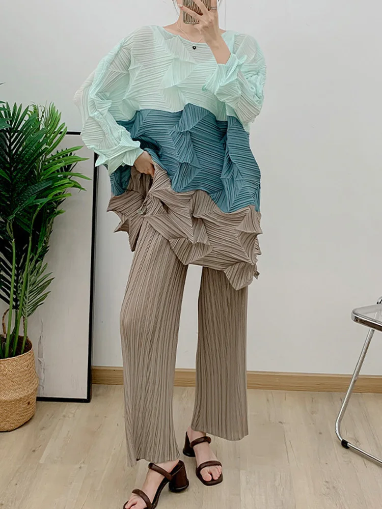 GVUW Pleated Color Block 2 Pieces Set Women Full Sleeve Tops + Wide Leg Pants Niche Design New 2024 Female Clothing 17G8026