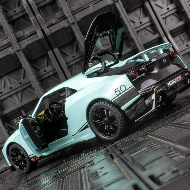 Puertas de modelo de coche de aleación Nissan GT-R50 1:24 y capó de motor, el maletero se puede abrir tiene funciones de sonido y iluminación simuladas