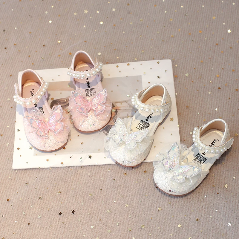 صنادل الفتيات 2025 صيف جديد موضة Bowknot جولة تو أحذية الأميرة للأطفال حفلة مسطحة القاع لينة أسفل أحذية الأطفال