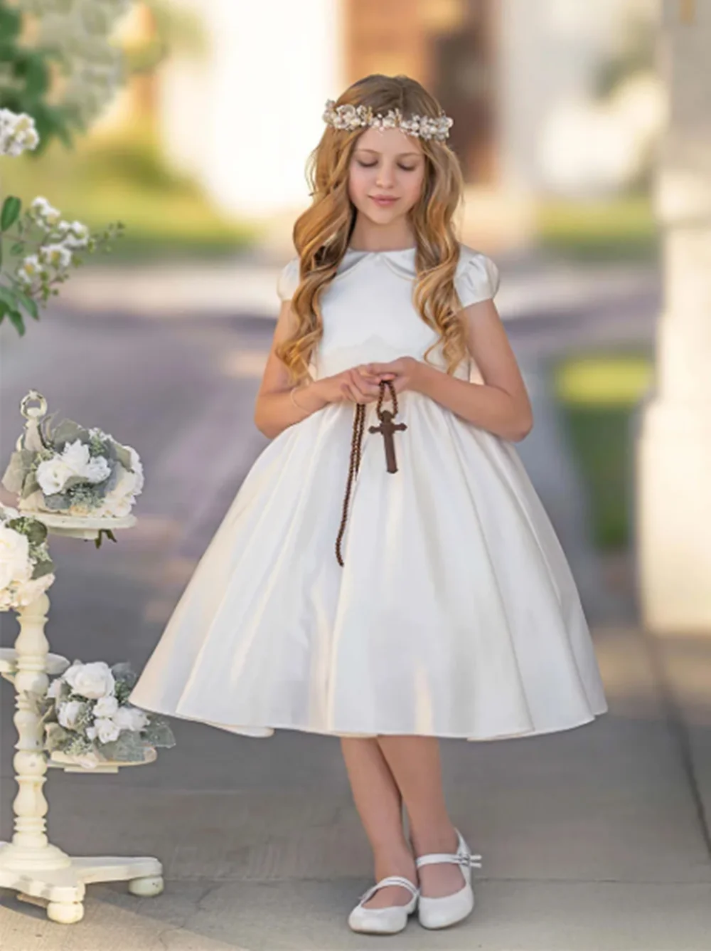 

Customized Lvory Flower Girl Dresses For Wedding Satin Short Sleeves Elegant Kids Birthday Party Graduation Formal Events Gown