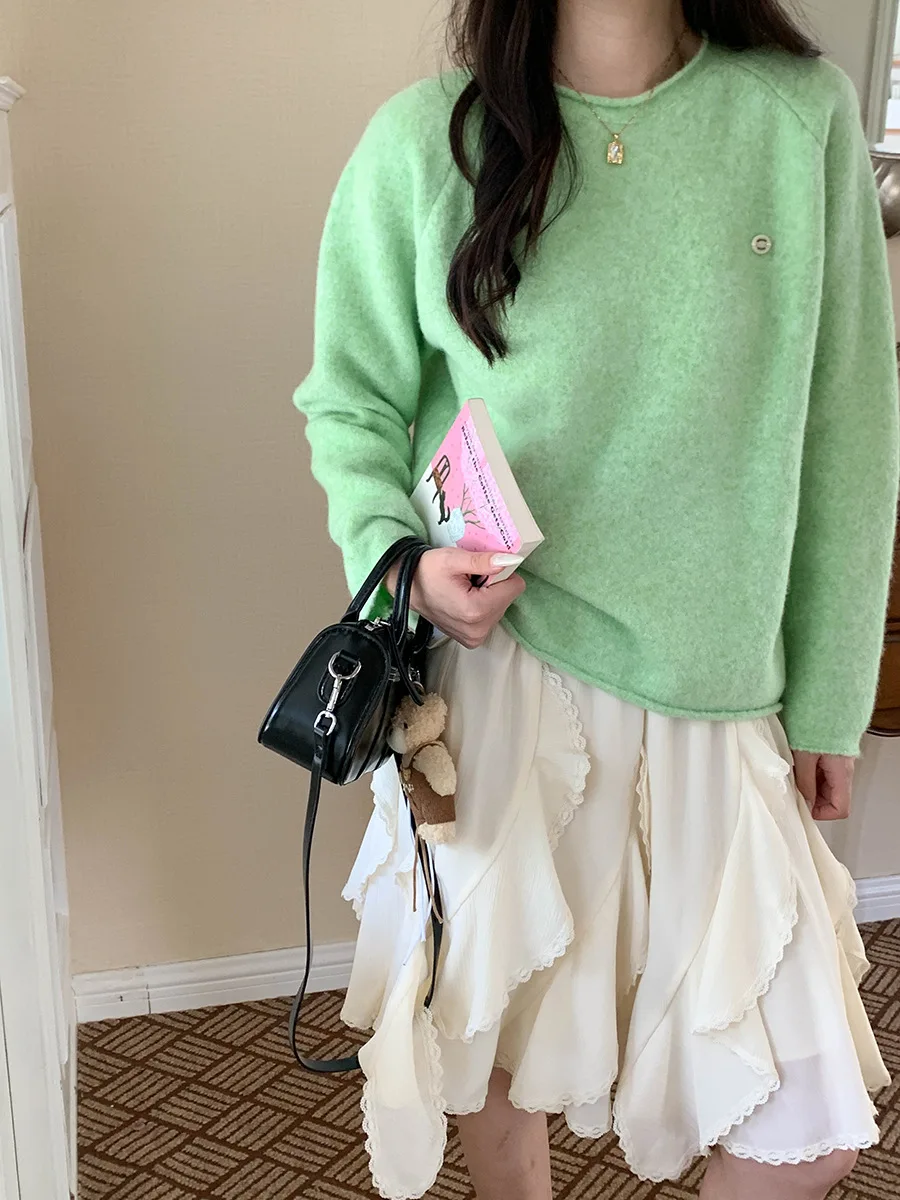 เสื้อสเวตเตอร์ถักแขนยาวลำลองสำหรับผู้หญิง ฤดูใบไม้ร่วง 2025 รุ่นใหม่ ขอบพับ แขนยาว แบบสวม