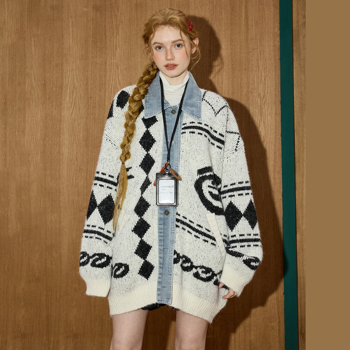 Kurtka patchworkowa z dzianiny, designerski kardigan oversize, luźny krój z obniżonymi ramionami, luksusowy damski płaszcz zimowy premium z mieszanki denimu, styl vintage.