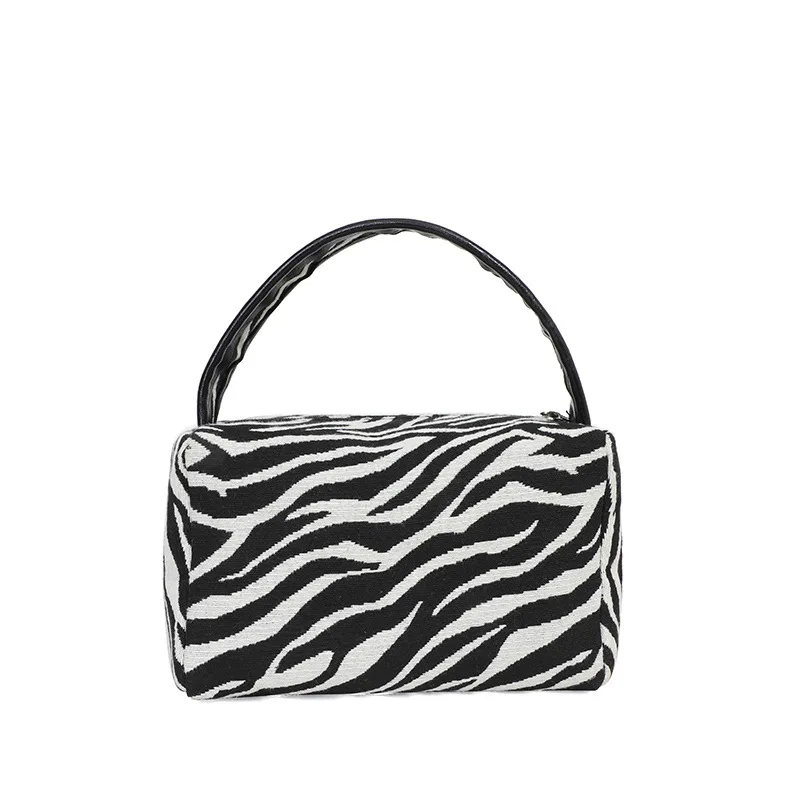 Leopard Makeup Bag Luxury Large Capacity Skincare Portable Carrying Canvas Purse Waterproof Zipper Organizer Travel Makeup Bag