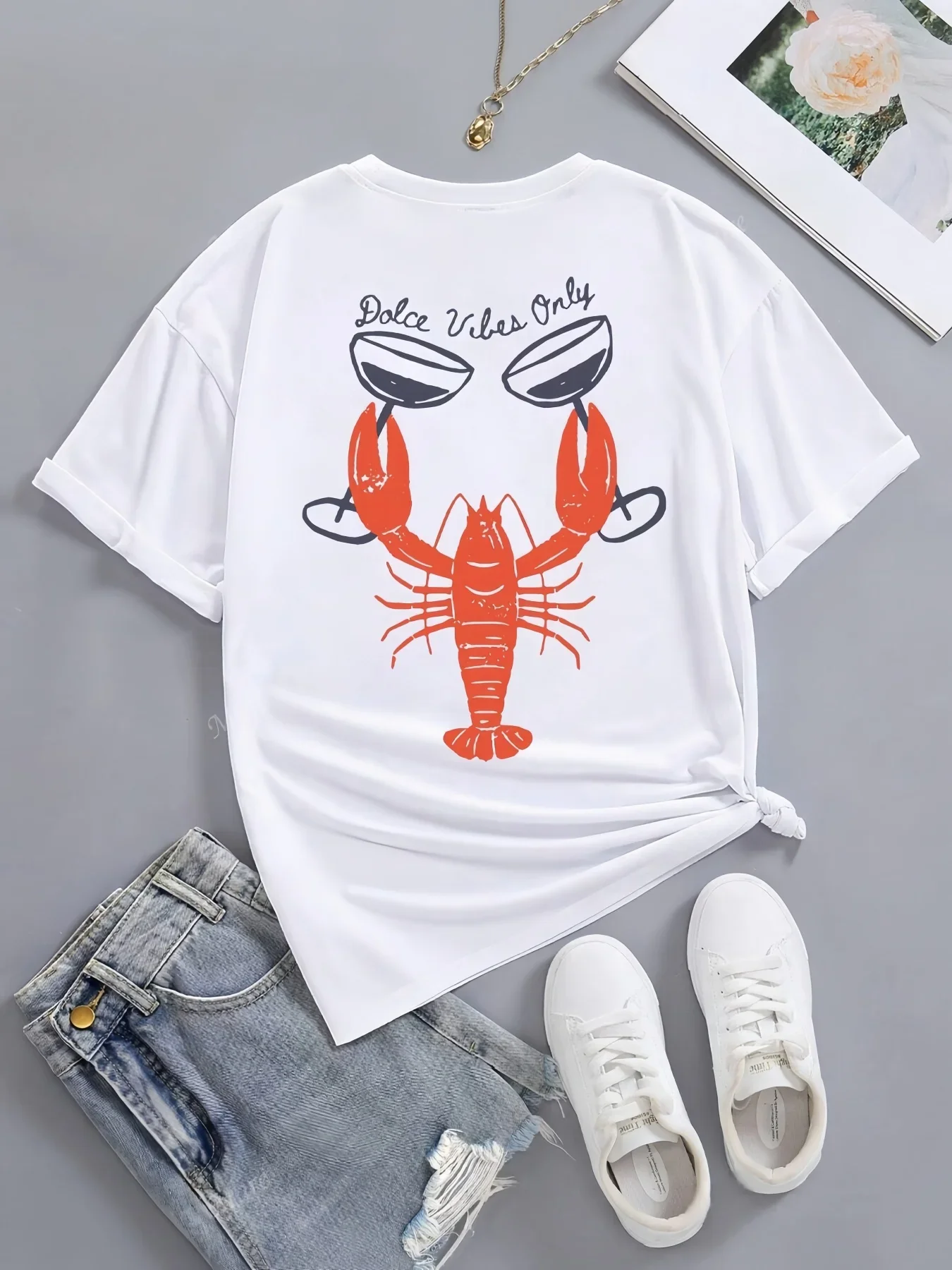 Lobster and Wine Glass Print Short-sleeved T-shirt Casual and Versatile Style Suitable for Summer Daily Wear and Going Out