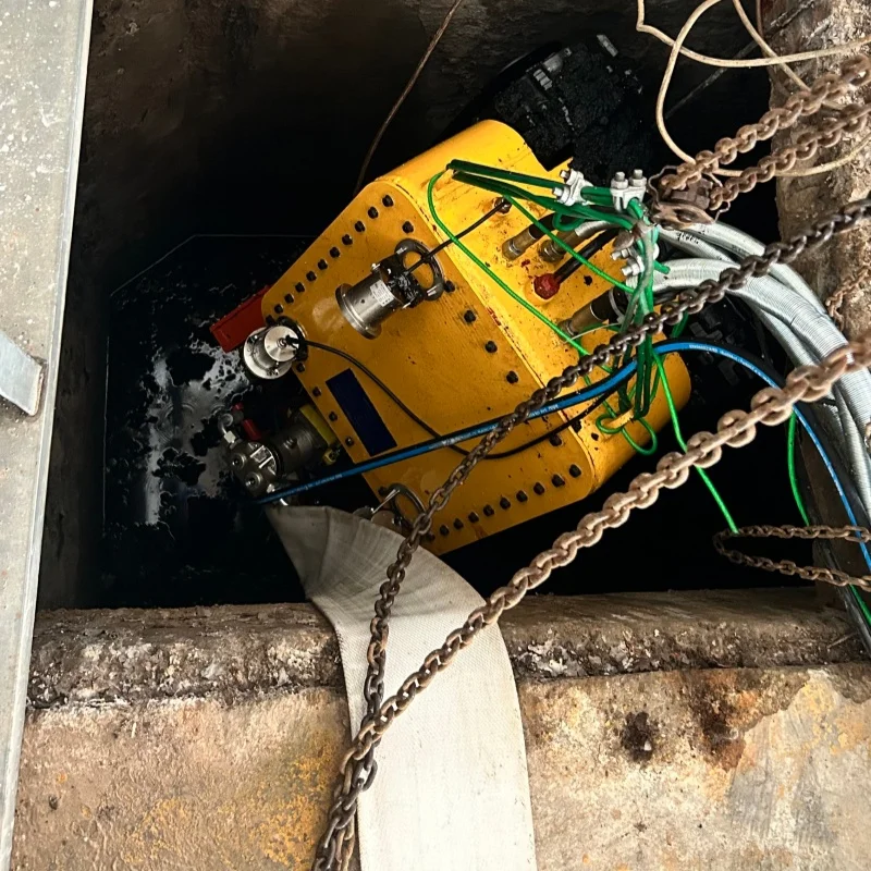 Industrial Electric Submersible Remote Control Crawler Robot for Sand and Mud Removal Track Dredging Robot