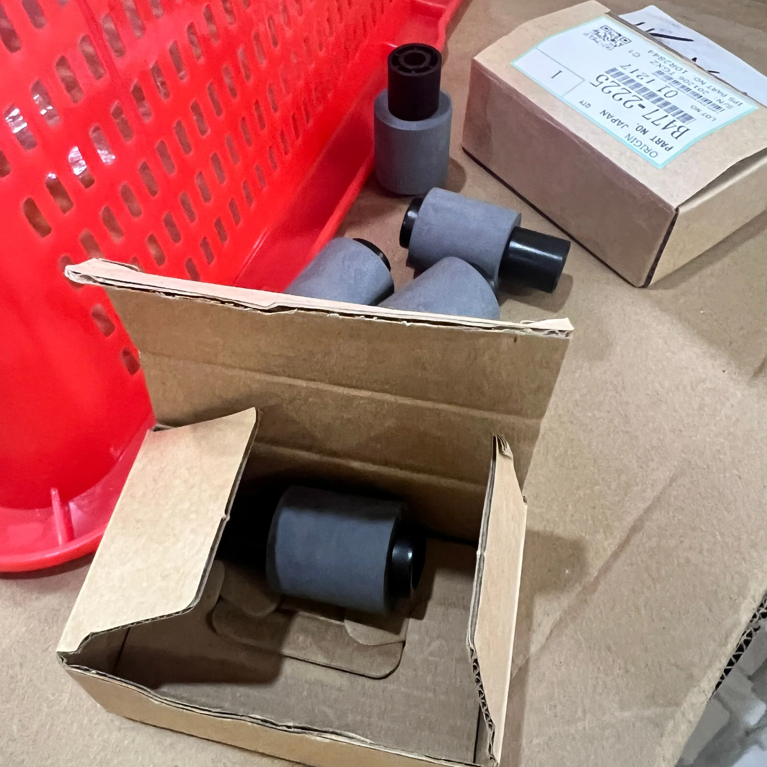 

10 шт. A806-1321 B477-2226 B477-2225 Ролик захвата ADF для Ricoh Aficio 1055 1060 1075 1085 2051 2060 2075 2090 2105 3260C 550 650