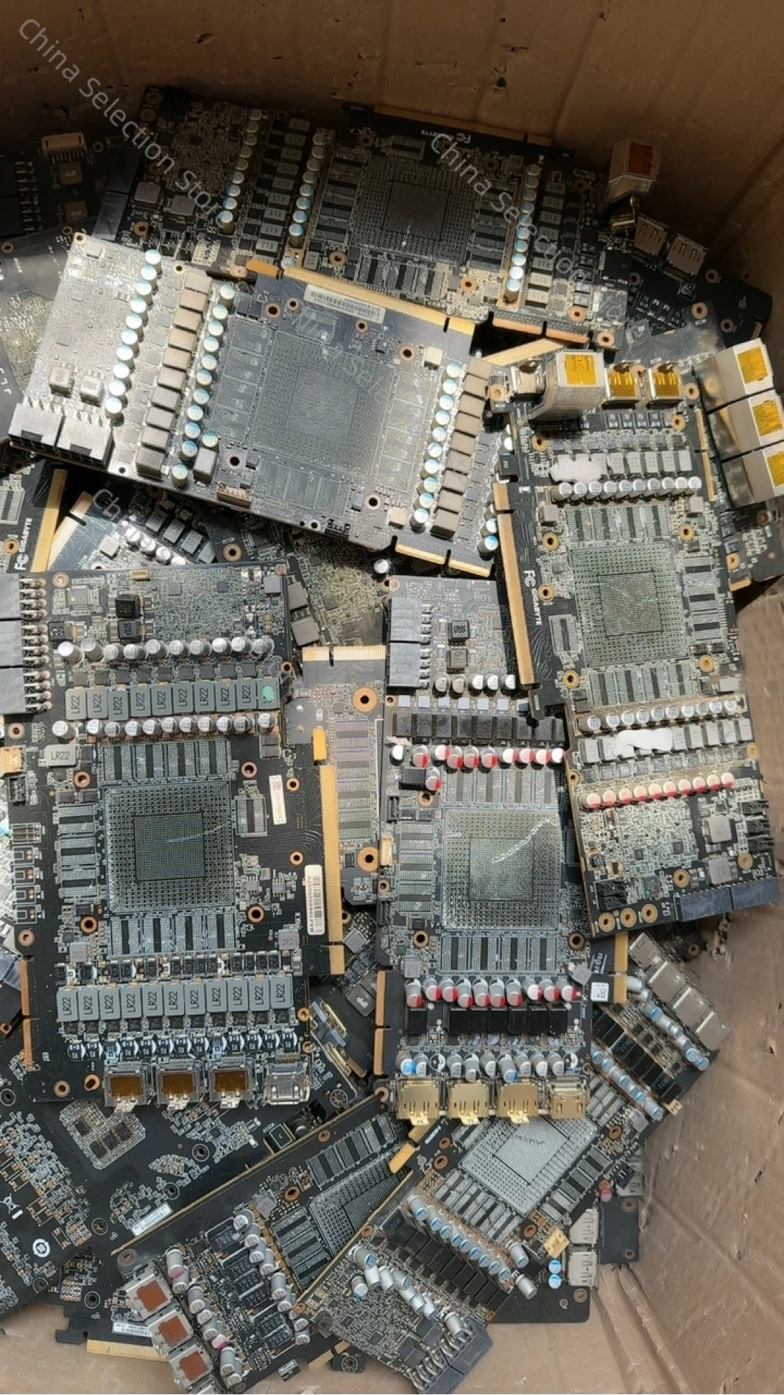 لماذا يُعد لوح PCB الخاص ببطاقة الرسوميات RTX 4090 خيارًا مثاليًا للمهندسين ومصلحي الأجهزة؟