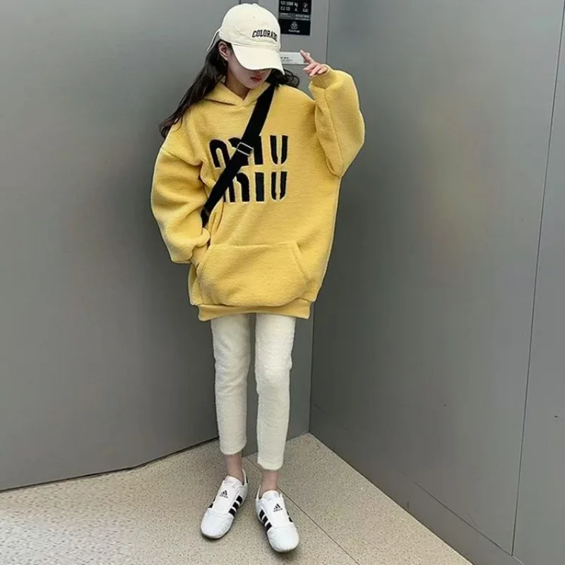 

Lazy Wind Hooded Letter Print Sweater Girl 2024 Winter Children's New Loose Lamb Wool Sweater