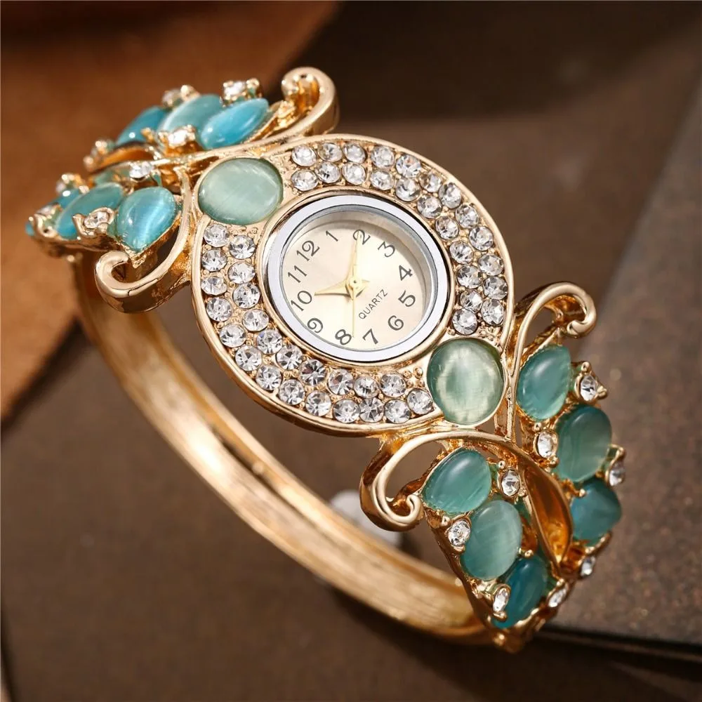 Rich In Flowers Vintage Watch Round Dial Rhinestone Bracelet Quartz Watch Crystal Jewelry Versatile Design Ladies Wristwatch