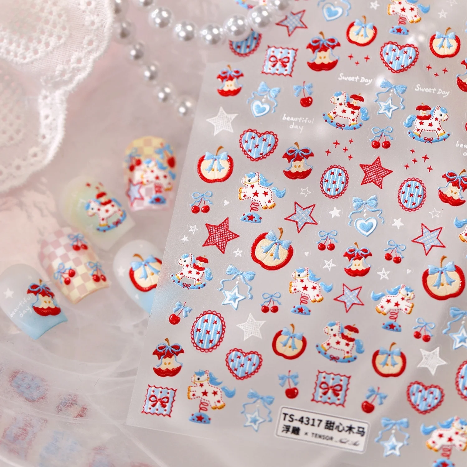 Kawaii Rotierendes Pferd 5D Nagelkunst-Aufkleber Roter Apfel Karomuster Herz Stern Kirsche Schleife Selbstklebende Süße Nagelkunst-Dekorationen Zubehör