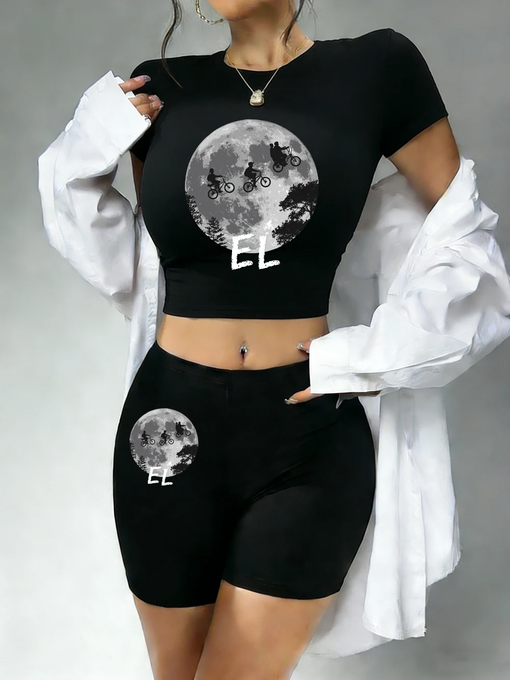 

Сексуальный комплект из двух предметов: укороченный топ и шорты с принтом «Мальчики на велосипедах», женские футболки и брюки, высокоэластичная мягкая облегающая одежда с круглым вырезом