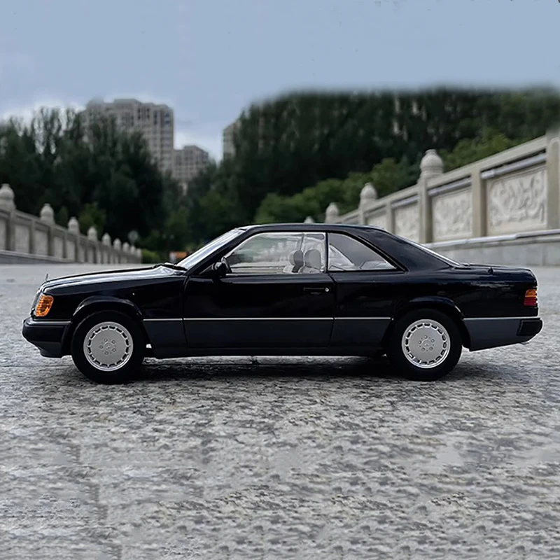 NOREV 1:18 300 CE Coupe W124 1990 Alloy Simulation Car Model Collection