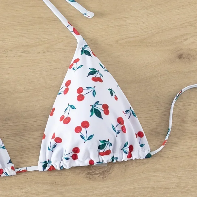 Traje de baño de 3 piezas con estampado de cereza para mujer, conjunto de Bikini con falda de malla sexy, Tanga de cintura baja, traje de baño para vacaciones en la playa, novedad de 2025