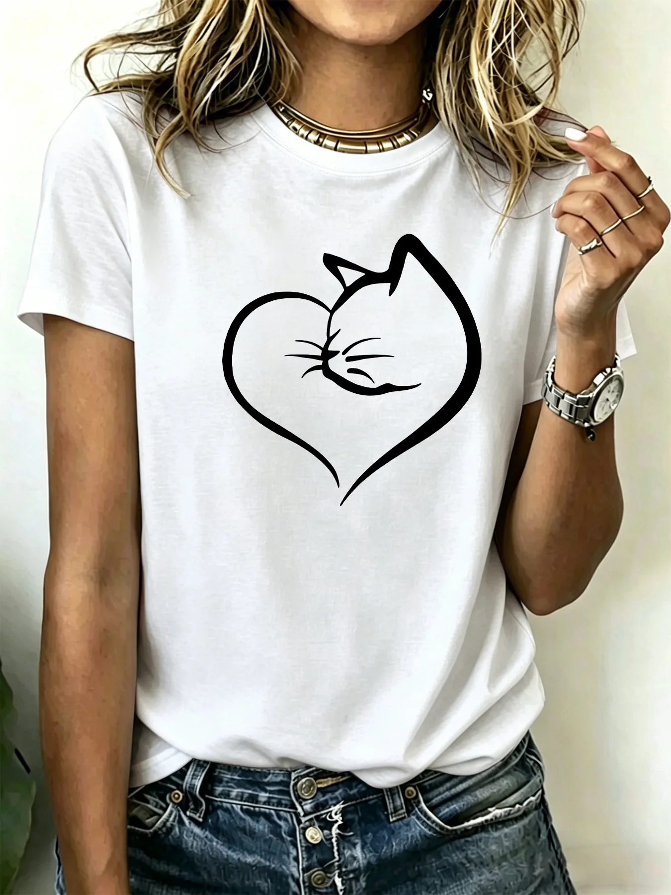Plus-size women's 180g pure cotton T-shirts, comfortable and soft with unique pattern design that is fashionable and trendy