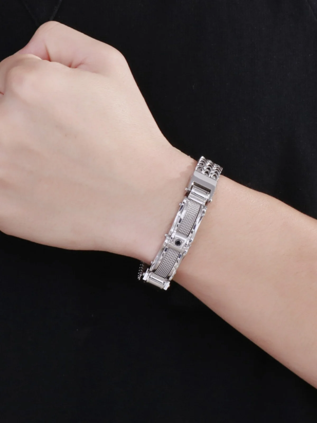 Faionable Titanium Steel Bracelet for Men Punk Ro Personali Curved Bae Motorcycle Sle Retro Creative Jewelry Accory