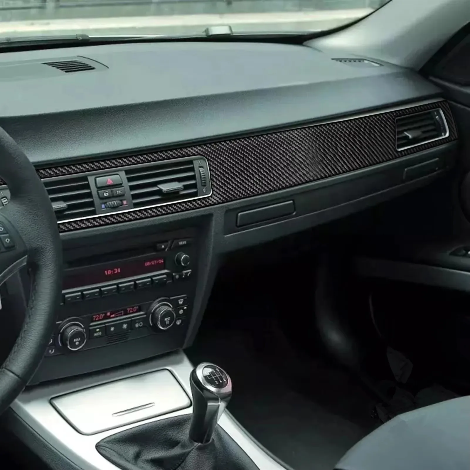 

Для BMW 3 серии E90 2005-2012: накладка на приборную панель из АБС-пластика под карбон, декоративные наклейки, автоаксессуары