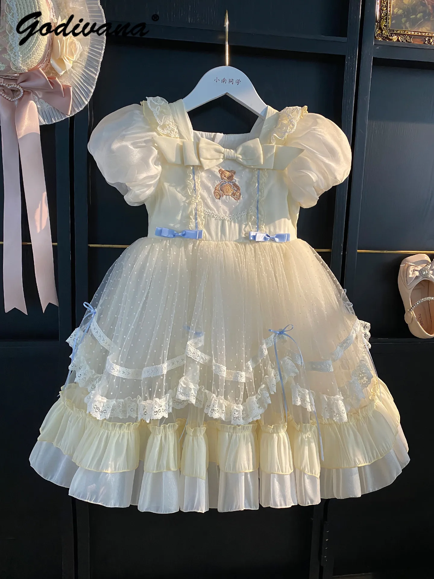 

2026 Summer New Girls Lolita Princess Dress Ruffle Trim Puff Sleeve Cute Embroidery Bow Kids Birthday Performance Tulle Dresses