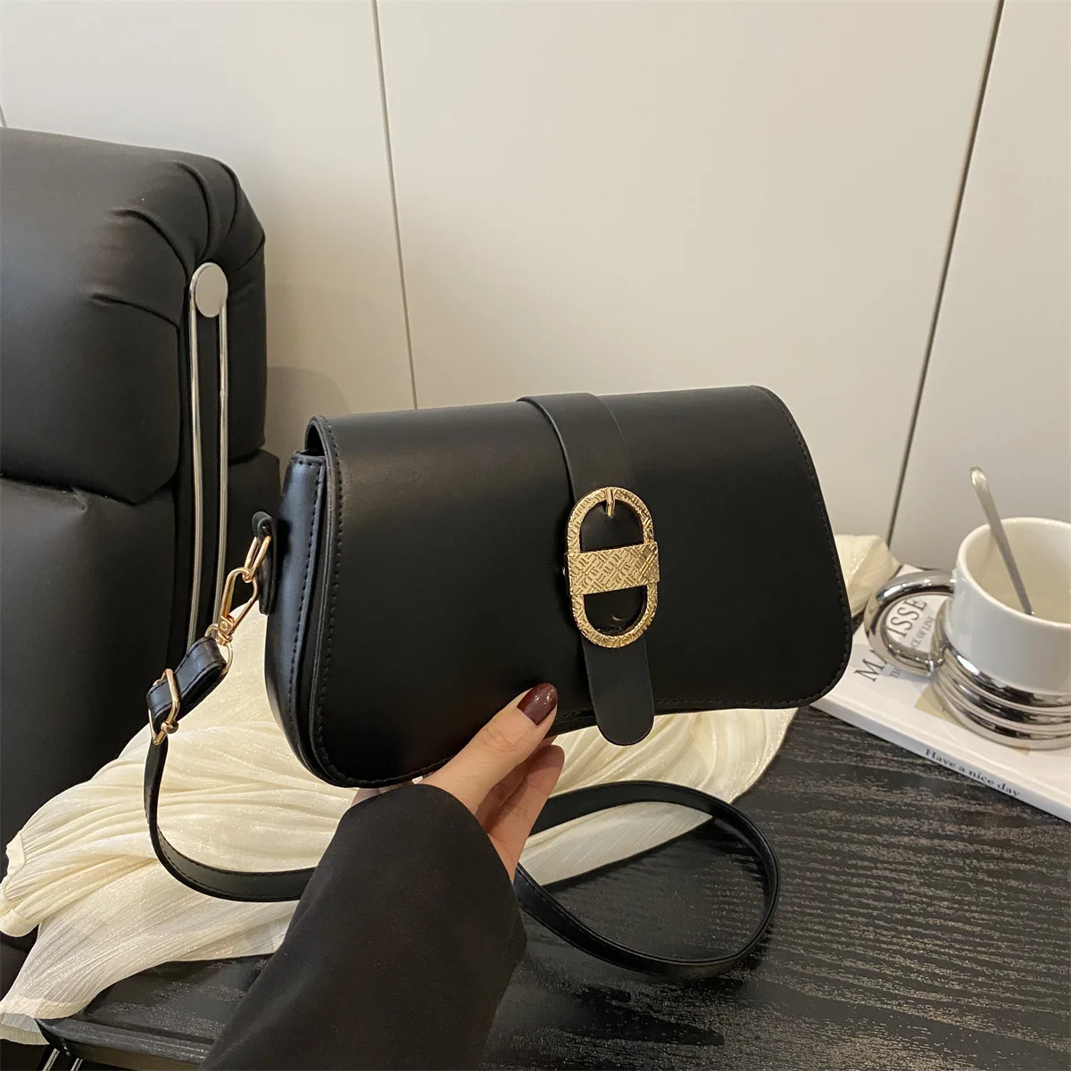 

2025 Women's Premium Design Bag - Solid Color Simple Fashion Strap, Fashion Small Square Shoulder Messenger