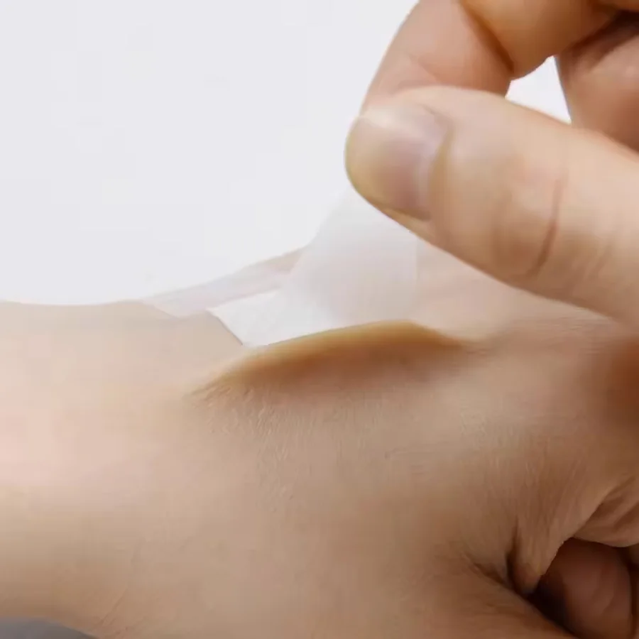 Transparent Band Aid Small PE Waterproof Water Block Sterile Adhesive Bandages for First-Aid Basic Wound Care Minor Cuts Scrapes
