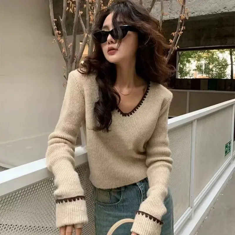 Autumn Retro V-neck High Quality Knitted Sweater Original Design Fashion Casual Comfortable Solid Color Slim Popular Women\'s Top