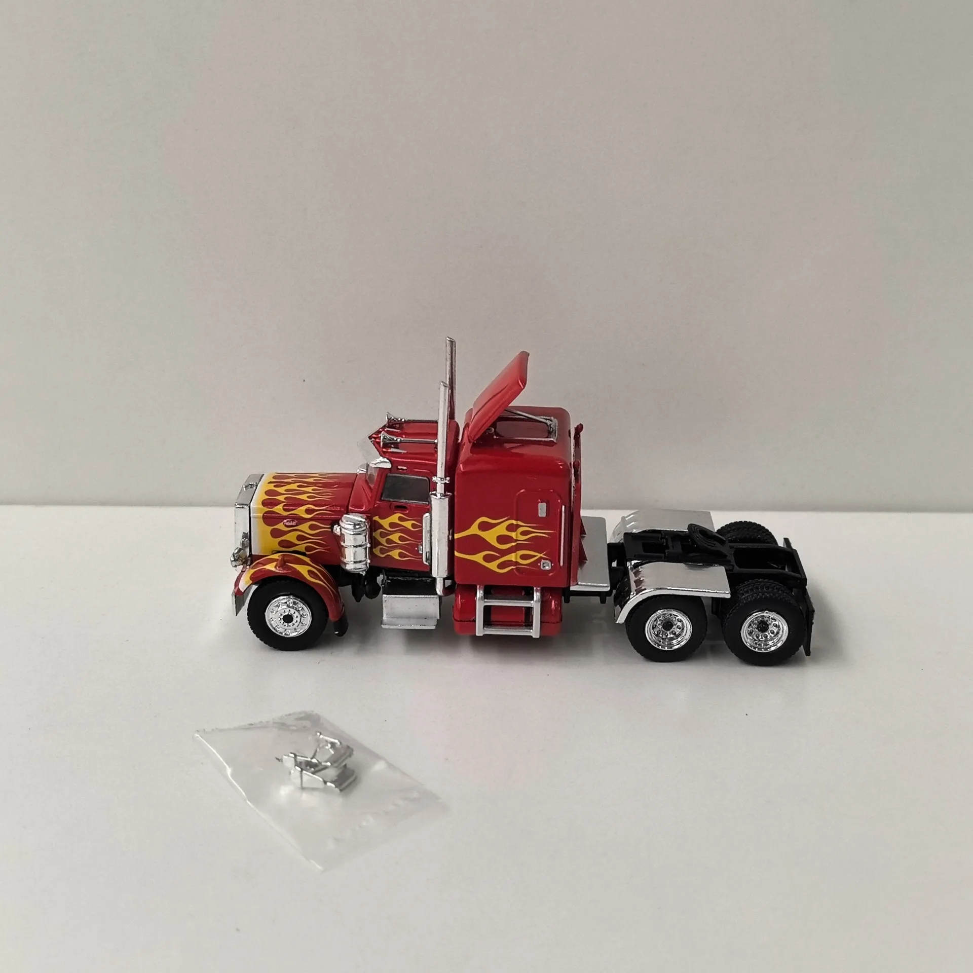 Diecast BREKINA HO 1/87 Scale PETERBILT 359 Plastic Material Car Model Collectible Toy Gift Souvenir Display Ornament