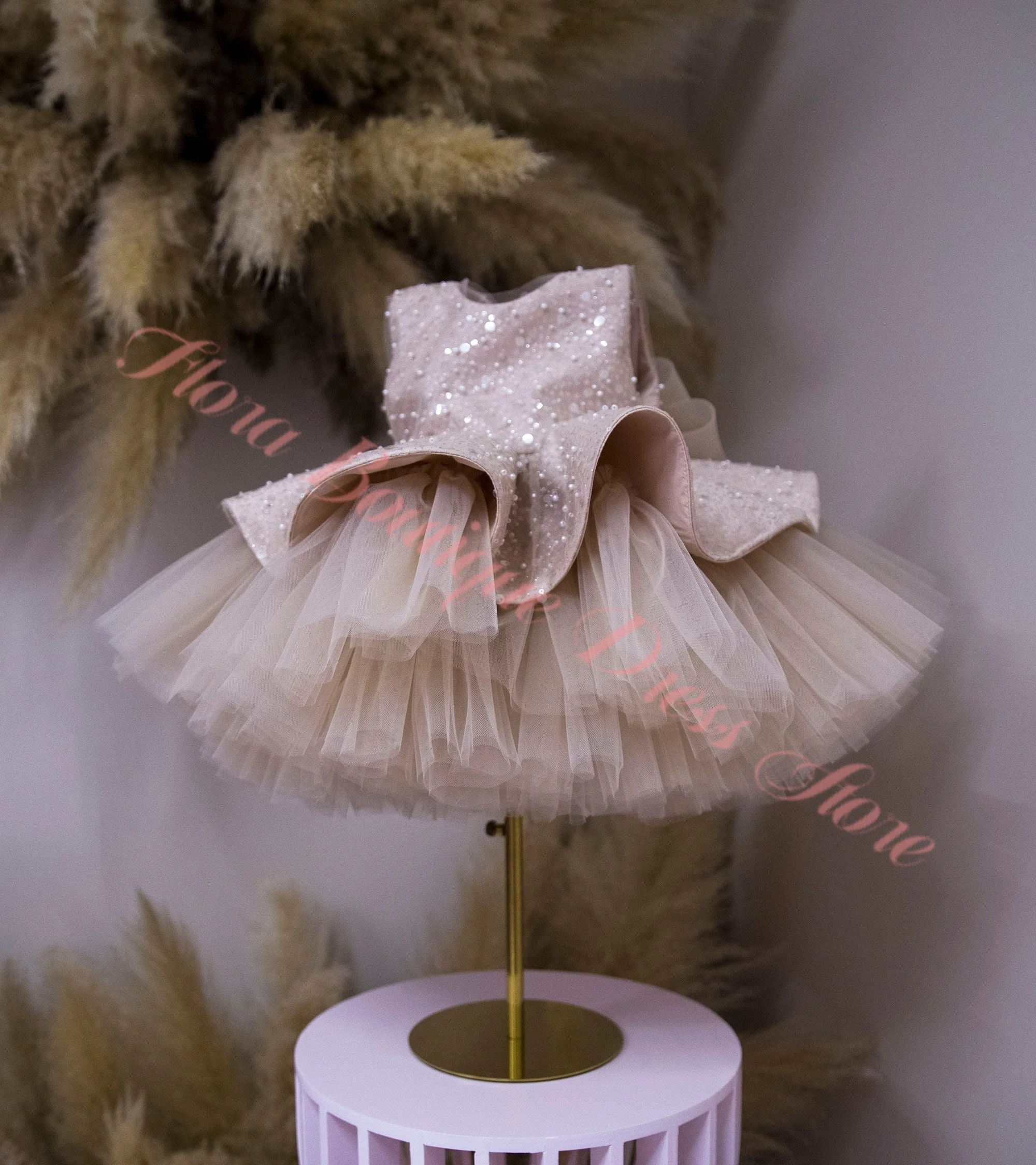 Luxury Sequins Flower Girl Dress Sleeveless with Bow Layered Wedding Baby Birthday Banquet Performance Princess Dress Customized