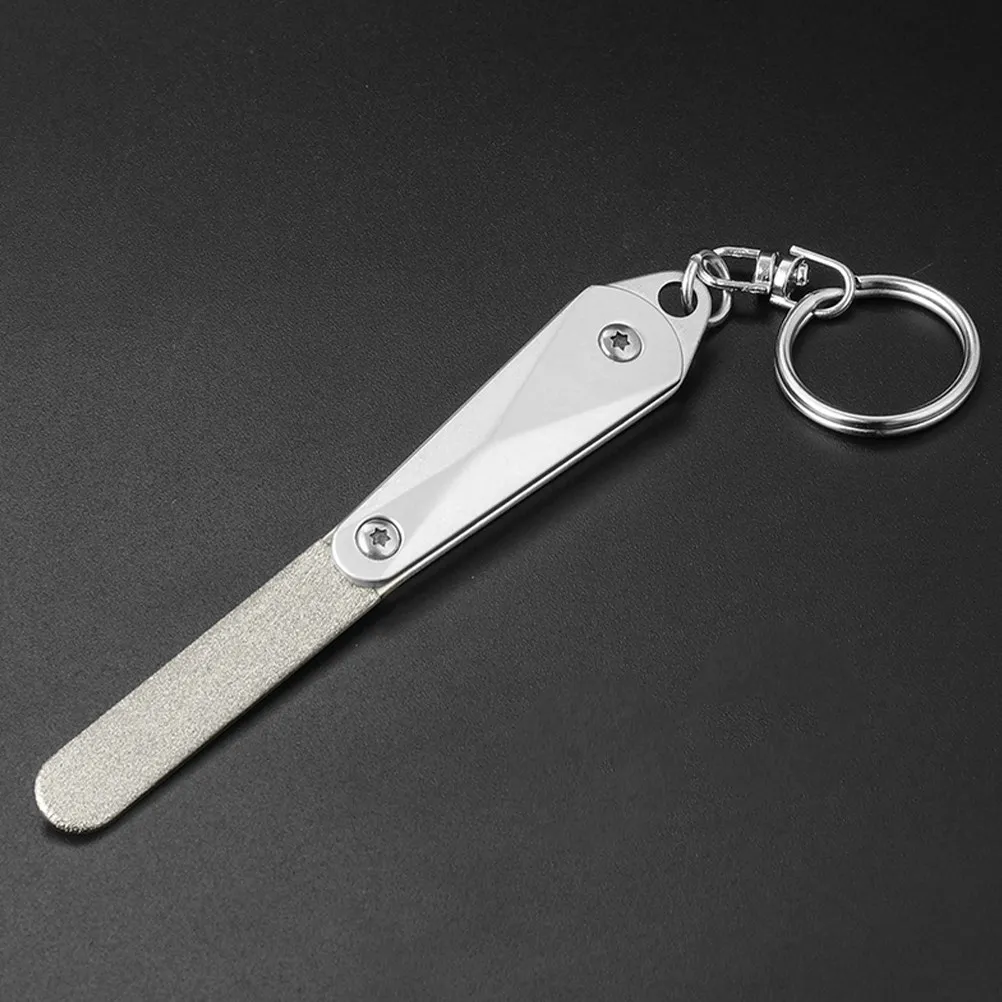 

Портативная двусторонняя металлическая пилка для ногтей из нержавеющей стали с защитным чехлом-брелоком для маникюра и педикюра