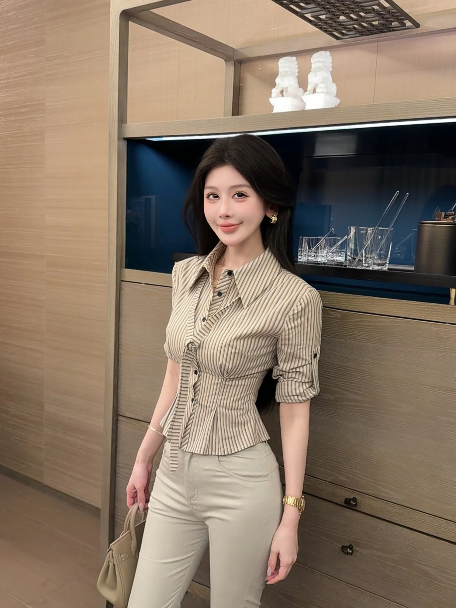 

Повседневная женская хлопковая рубашка с длинным рукавом и полосатым узором, приталенная, с эффектом стройности, тонкая, весенняя, L3813, цвет «Послеобеденное кофе»