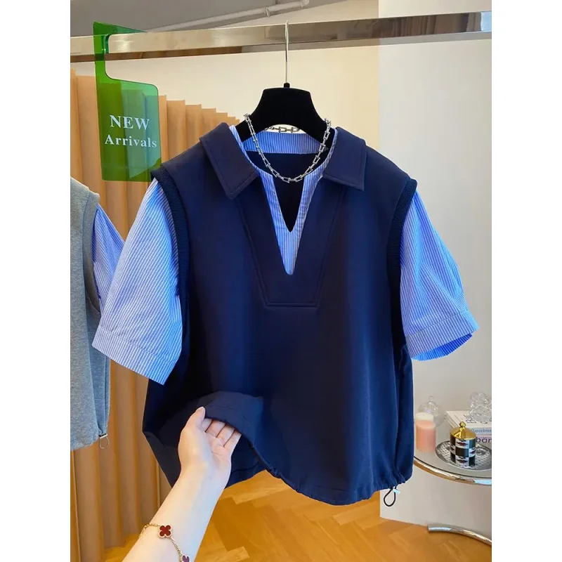 

Модная футболка из двух предметов, женская нишевая футболка с дизайном, свободный повседневный жилет с вышивкой, футболка с коротким рукавом на пуговицах